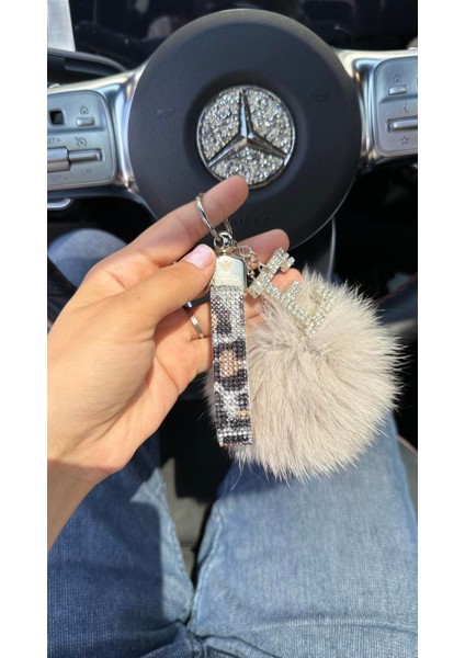 Leopar Taşlı, Gümüş Harfli, Krem Tilki Tüyü Ponponlu Anahtarlık fiyatları