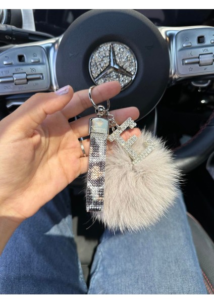 Leopar Taşlı, Gümüş Harfli, Krem Tilki Tüyü Ponponlu Anahtarlık modelleri