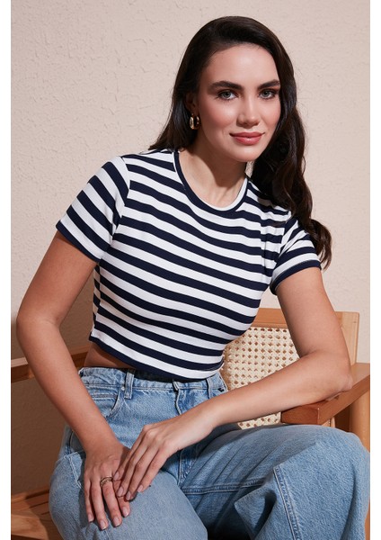 Slim Fit Bisiklet Yaka Çizgili T Shirt Bayan T Shirt 5866110 fiyatları