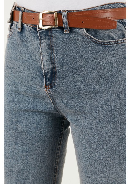 Pamuklu Standart Fit Yüksek Bel Dar Paça Kemerli Pantolon Bayan Pantolon 668YP4475
