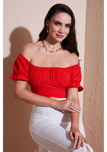 Regular Fit Madonna Yaka Bağlama Detaylı Crop Bluz Bayan Bluz 6527017 modelleri