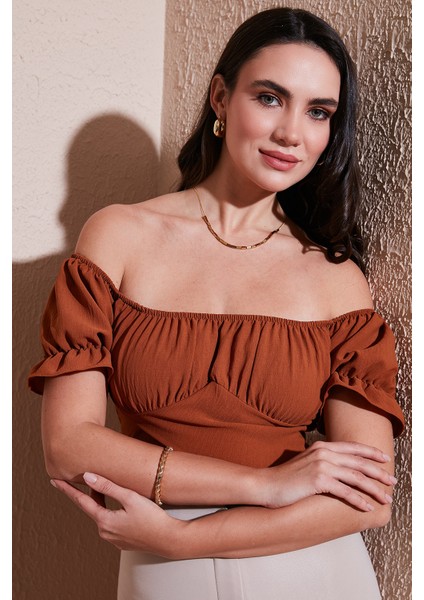 Regular Fit Madonna Yaka Bağlama Detaylı Crop Bluz Bayan Bluz 6527017