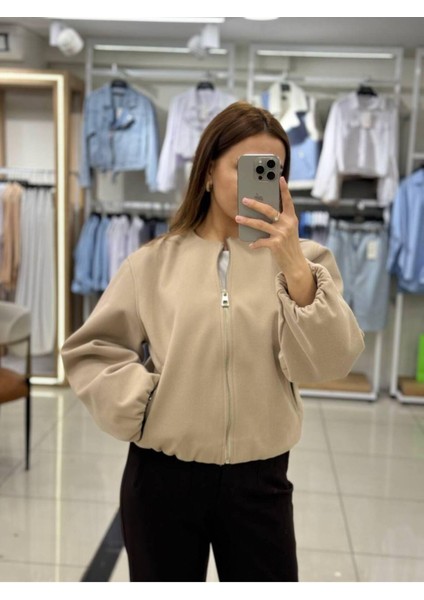 Kadın Fermuarlı Beli ve Kolu Lastikli Bomber Kaşe Ceket