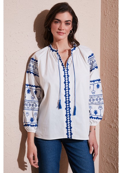 Nakış Işlemeli Pamuklu Oversize Fit Bağlamalı V Yaka Bluz Bayan Bluz 676271