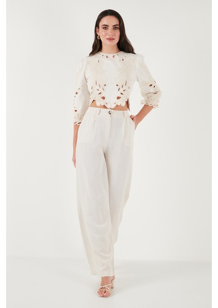 Ajurlu ve Nakış Işlemeli Pamuklu Slim Fit Bisiklet Yaka Crop Bluz Bayan Bluz 676215