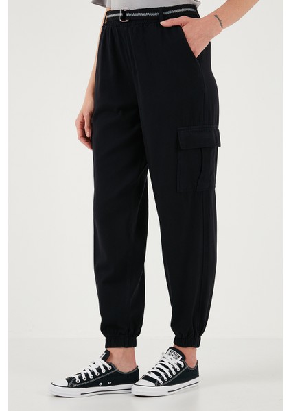 Pamuklu Standart Fit Normal Bel Lastikli Paça Kemerli Jogger Pantolon Bayan Pantolon 668YP5045 fırsatları