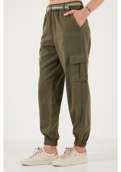 Pamuklu Standart Fit Normal Bel Lastikli Paça Kemerli Jogger Pantolon Bayan Pantolon 668YP5045 fırsatları