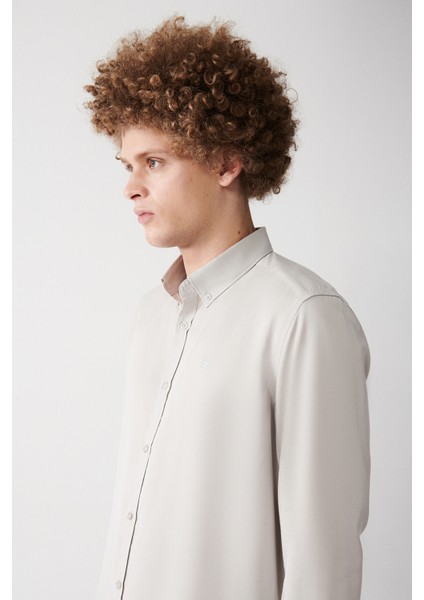 Erkek Açık Gri Düğmeli Yaka Slim Fit Dar Kesim Gömlek B002001