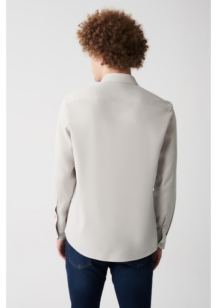 Erkek Açık Gri Düğmeli Yaka Slim Fit Dar Kesim Gömlek B002001