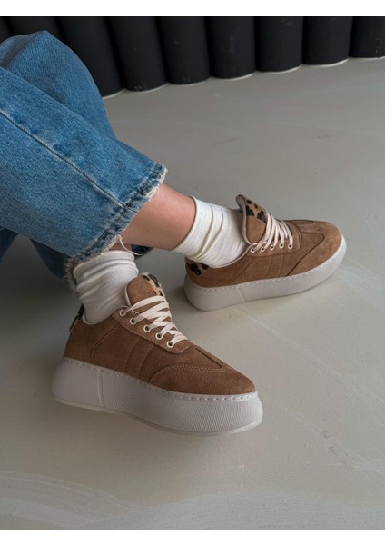 Kadın Sneaker Taba Süet Yüksek Taban Bağcıklı Spor Ayakkabı Leopar Desenli Azin