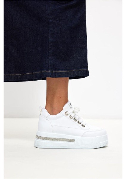 Kadın Beyaz Spor Ayakkabı Kalın Taban Bağcıklı Taşlı Lola