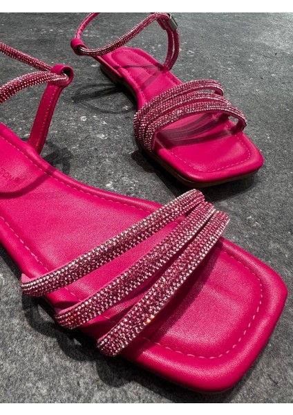 Kadın Düz Taban Taşlı Ortopedik Günlük Sandalet Risay Fuşya modelleri