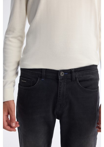 Erkek Siyah Eskitme Yıkamalı Overdy Jean Pantolon A42y3511