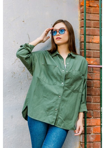 Pamuk Gabardin Çıt Çıtlı Çift Cepli Kadın Düşük Omuz Oversize Oval Gömlek @livorno fırsatları