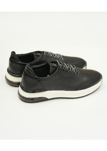 Siyah Bağcıklı Deri Sneaker
