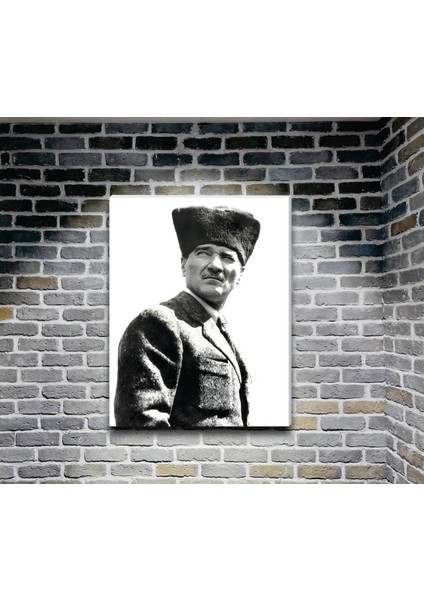 Kalpaklı Atatürk Kanvas Tablo 35 x 50 cm