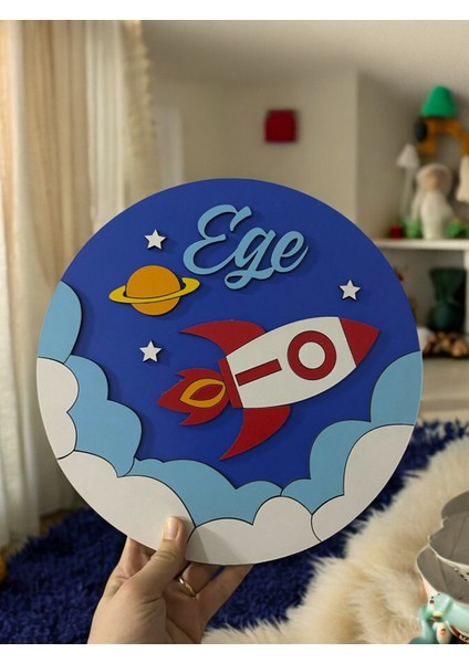 Roket Desenli Kişiye Özel Çocuk ve Bebek Odası Ahşap Kapı ve Duvar Süsü. (Roket 01)