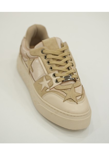 Kadın Bağcıklı Sneaker fırsatları