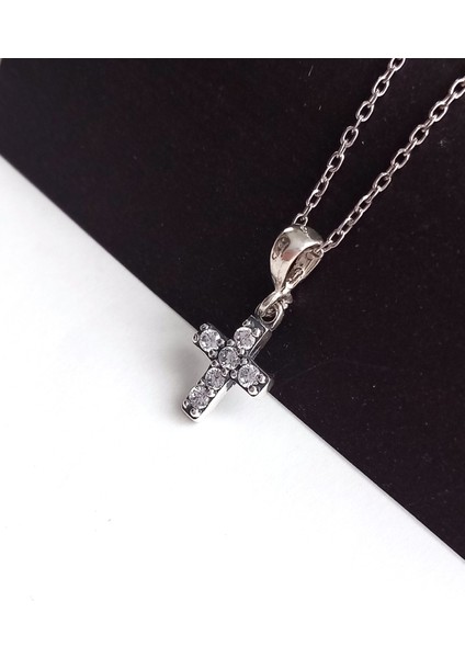 Gümüş Haç Küçük Boy Çarpı Tasarım Zirkon Taşlı Kadın Kolye Doğum Günü Hediye