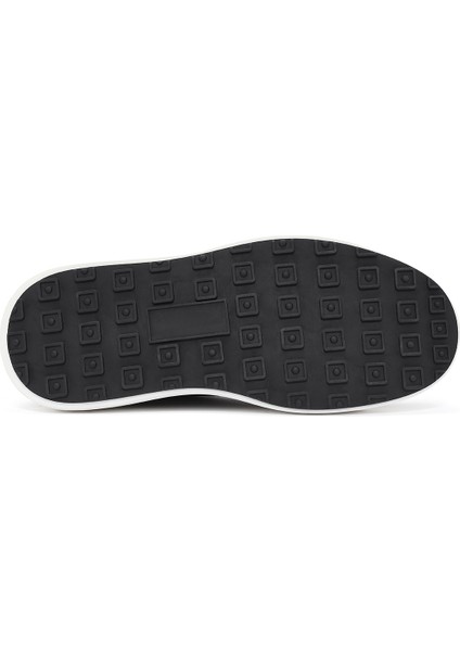 Erkek Siyah Bağcıklı Kalın Tabanlı Deri Sneaker 25SFD611818