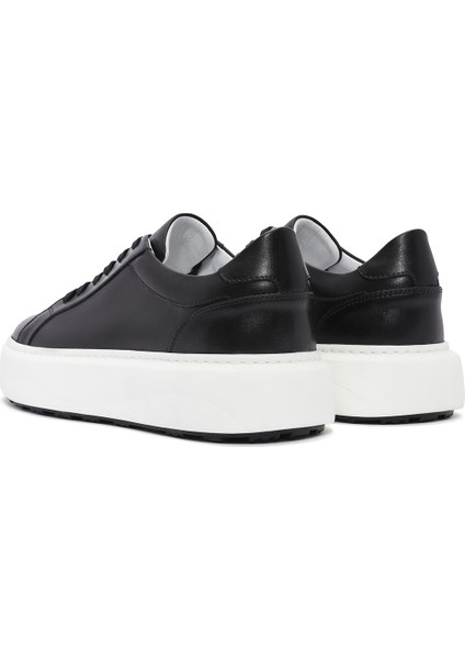 Erkek Siyah Bağcıklı Kalın Tabanlı Deri Sneaker 25SFD611818