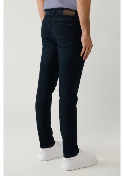 Erkek Koyu Lacivert Eskitme Yıkamalı Esnek Jean Pantolon B003525
