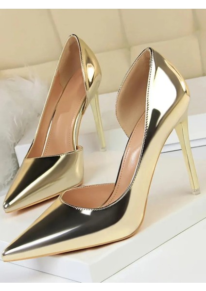 Kadın Altın Gold Nude Rugan Yandan Yırtmaçlı 8cm Ince Şeffaf Kapak Topuklu Stiletto Abiye Ayakkabı modelleri