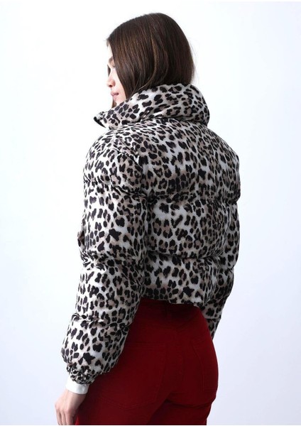 Leoparlı Crop Şişme Kadın Mont