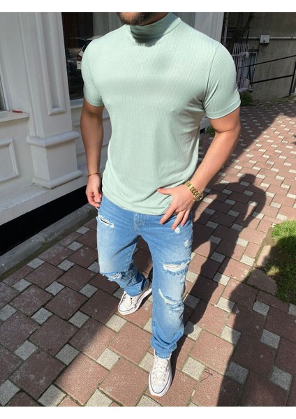 Nefes Alabilen Terletmeyen Slim Fit Dar Kesim Yarım Yaka Tişört Şık ve Konforlu Yazlık T-Shirt