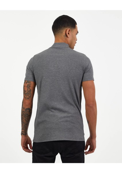 Nefes Alabilen Terletmeyen Slim Fit Dar Kesim Tişört Şık ve Konforlu Yazlık T-Shirt