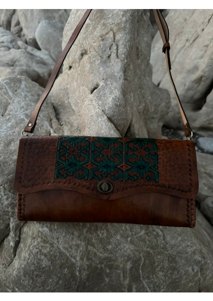 Nobleıstıque Kilim Desenli Özel Tasarım Sanatsal El Yapımı Otantik Portföy Kadın Çanta - Şık Etnik Model Deri
