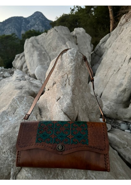 Nobleıstıque Kilim Desenli Özel Tasarım Sanatsal El Yapımı Otantik Portföy Kadın Çanta - Şık Etnik Model Deri fırsatları
