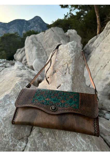 Nobleıstıque Kilim Desenli Özel Tasarım Sanatsal El Yapımı Otantik Portföy Kadın Çanta - Şık Etnik Model Deri fırsatları