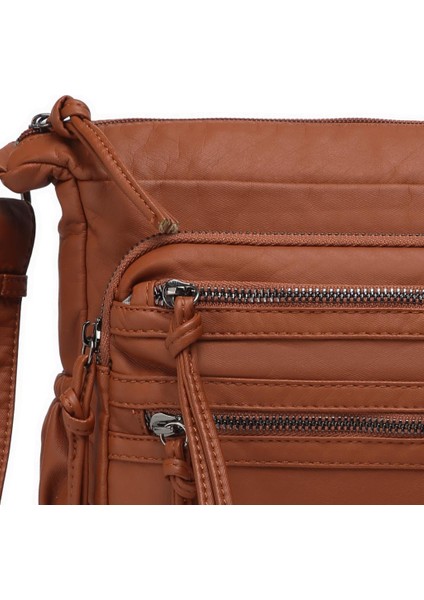 Yıkama Deri Askılı Kadın Postacı Çantası 21K Barcelona 1918 fiyatları