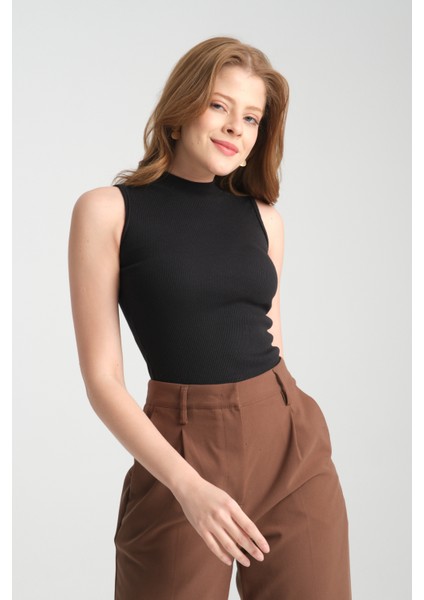 Kadın Siyah Beyaz Sıfır Kol Balıkçı Yaka Tam Boy Fitilli 2li Paket Bluz Atlet fırsatları