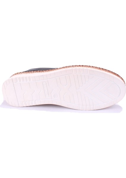 105446 Siyah 5 Nokta Ortopedik Günlük Kadın Deri Ayakkabı fırsatları