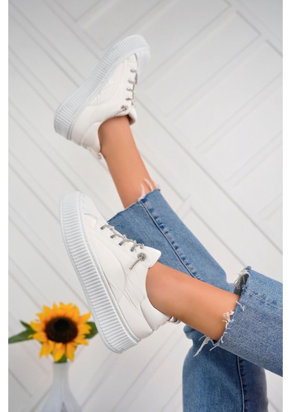 Kadın Bağcıklı Taş Detaylı Sneaker
