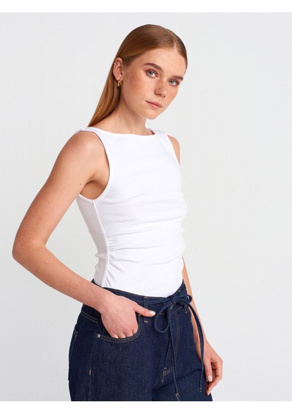 31589 Büzgülü Kayık Yaka Top-Beyaz