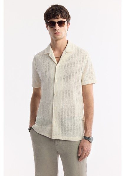 Erkek Ekru Apaj Yaka Jakarlı Keten Karışımlı Kısa Kol Regular Fit Gömlek A51Y2207 modelleri