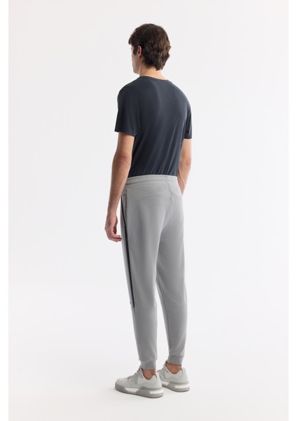 Erkek Gri Beli Lastikli Bağcıklı Yandan Cepli Flexi Baskı Detaylı Parçalı Soft Touch Jogger A51Y3402