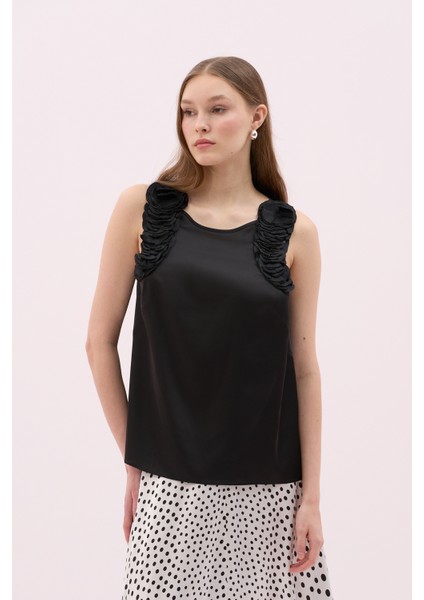 Çiçek Motifli Bisiklet Yaka Bluz Siyah Y2513029_001