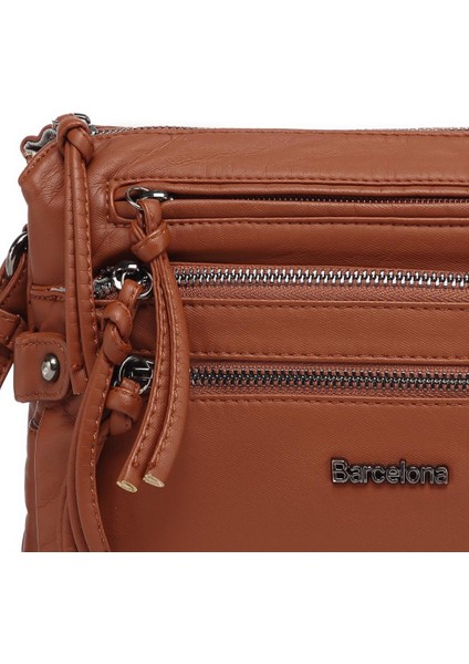 Yıkama Deri Askılı Kadın Postacı Çantası 21K Barcelona 1920 fiyatları