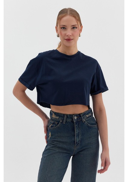 Kıvrık Kollu Basic Crop Tişört