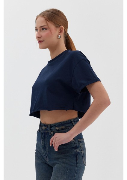 Kıvrık Kollu Basic Crop Tişört modelleri
