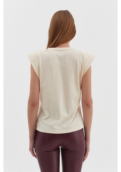 Çiçek Desenli Vatkalı Tişört fırsatları