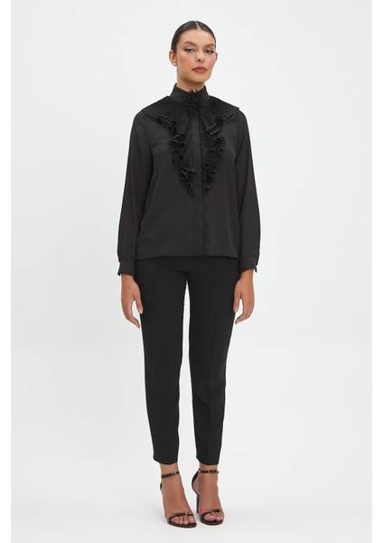 Kadın Pilise Detaylı Bluz - Yaka Tasarımıyla Zarif ve Özgün Şıklık - Günlük ve Özel Günler Için Ideal Bluz fiyatları