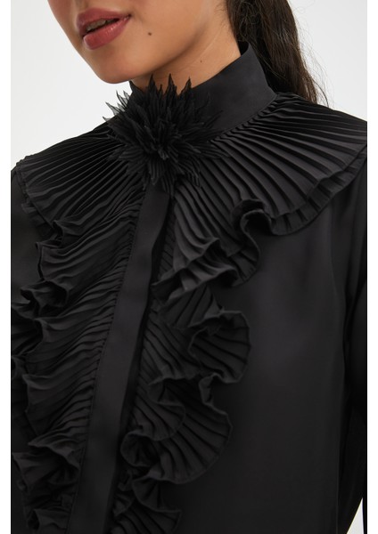 Kadın Pilise Detaylı Bluz - Yaka Tasarımıyla Zarif ve Özgün Şıklık - Günlük ve Özel Günler Için Ideal Bluz modelleri