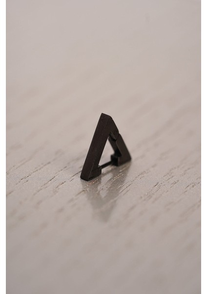 Erkek Üçgen Siyah Çelik Küpe