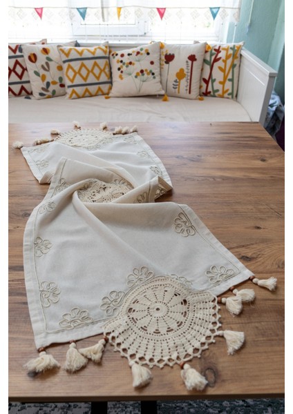 Runner Masa Ösrtüsü