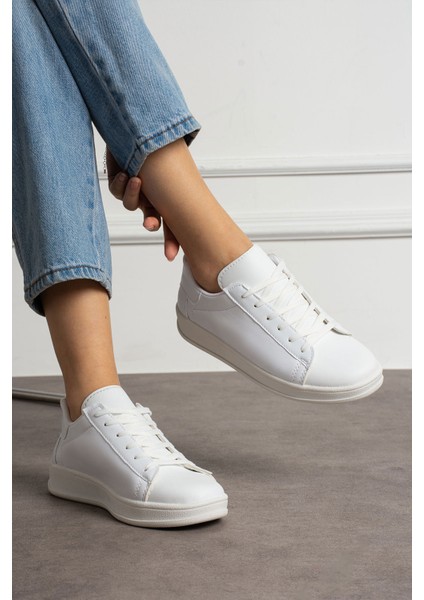 Beyaz Kadın Sneaker AIR22
